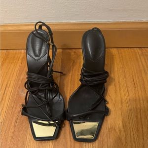 SCHUTZ Vikki Sandal in Black